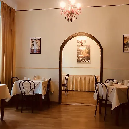 מלון Romagna 2*